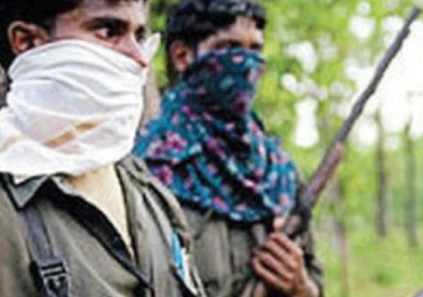 Maoists kill TRS activist